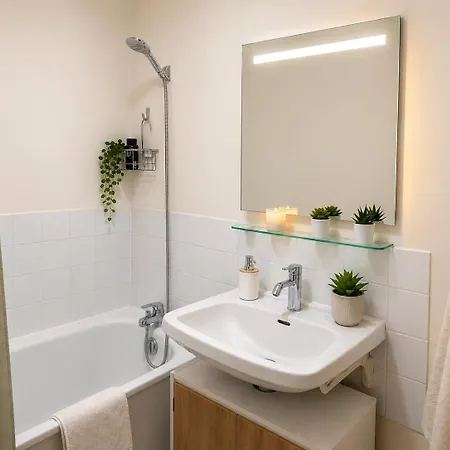 Apartmán T2 Lumineux Avec Balcon & Espace Bureau